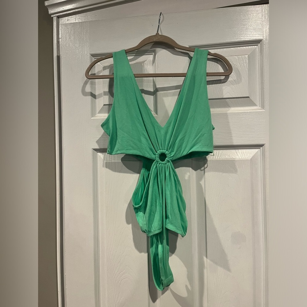 Green One Piece Top
Size XL
bodysuit
